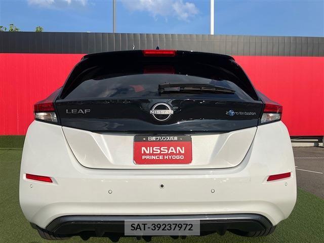 Nissan LEAF 2022-06 8336485-6