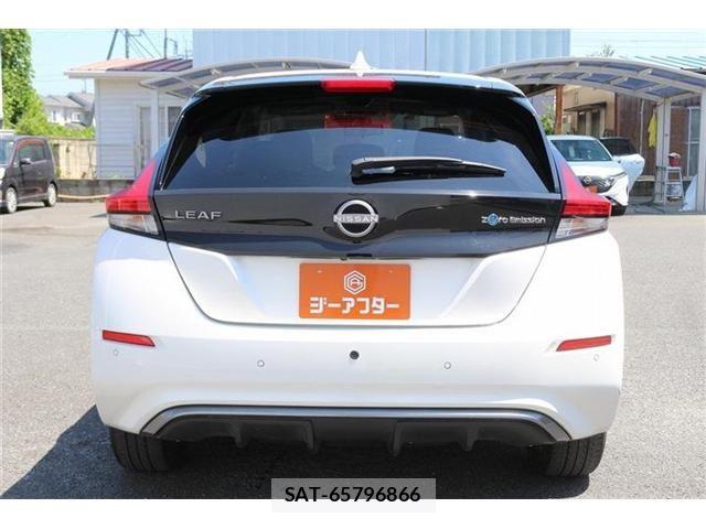 Nissan LEAF 2022-07 8336483-9