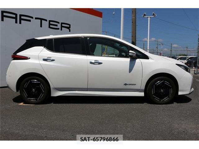 Nissan LEAF 2022-07 8336483-10
