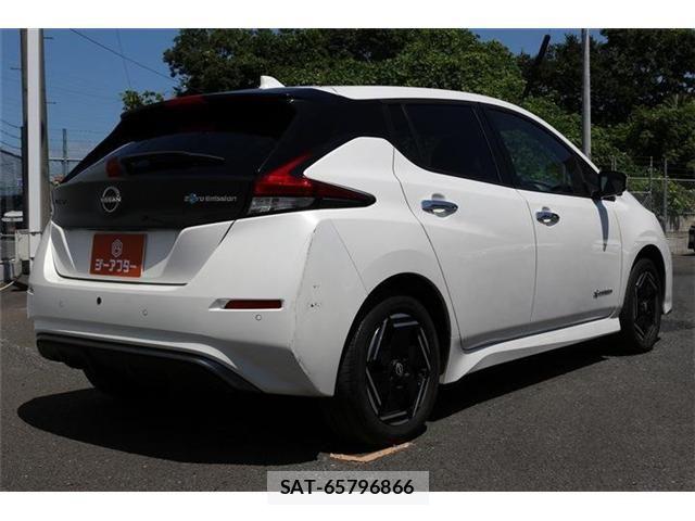 Nissan LEAF 2022-07 8336483-21