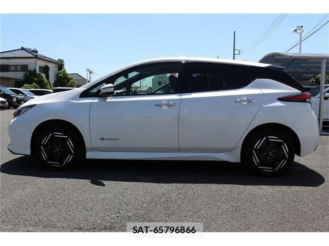 Nissan LEAF 2022-07 8336483-8