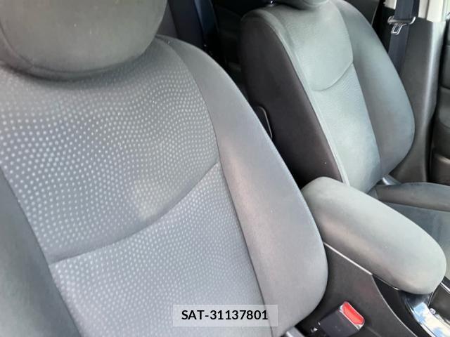 Nissan LEAF 2016-06 8336491-13