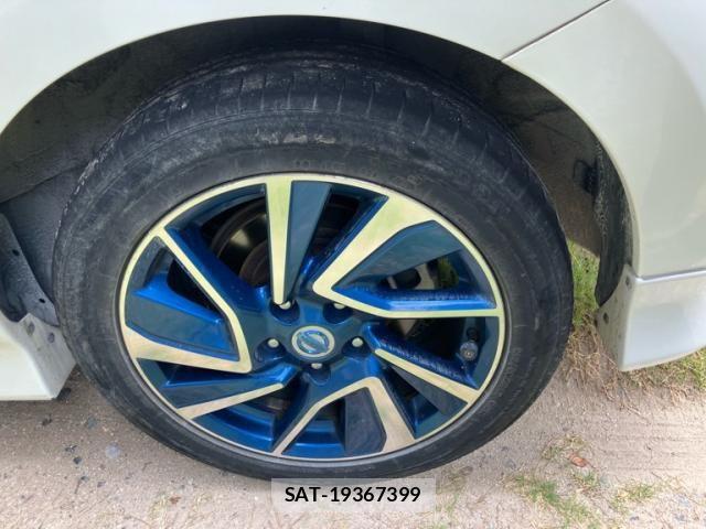 Nissan LEAF 2014-11 8336492-10