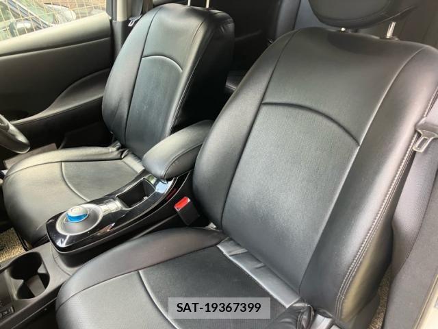 Nissan LEAF 2014-11 8336492-12