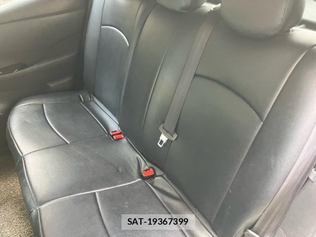 Nissan LEAF 2014-11 8336492-13
