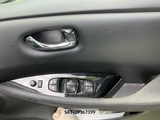 Nissan LEAF 2014-11 8336492-17