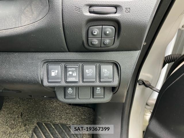 Nissan LEAF 2014-11 8336492-18