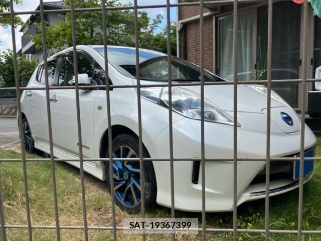 Nissan LEAF 2014-11 8336492-1