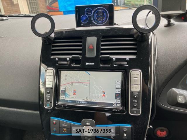 Nissan LEAF 2014-11 8336492-23