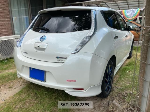 Nissan LEAF 2014-11 8336492-2