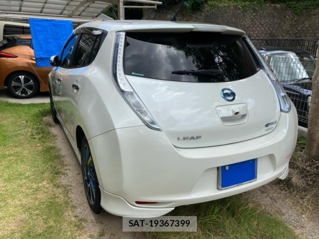 Nissan LEAF 2014-11 8336492-3