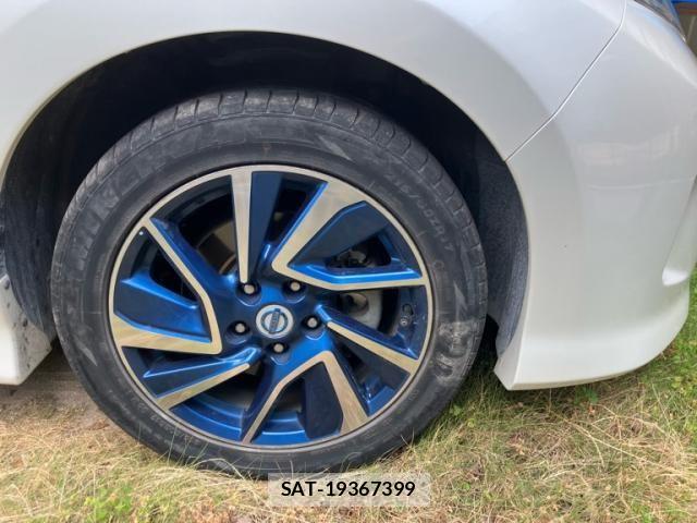 Nissan LEAF 2014-11 8336492-8