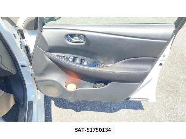 Nissan LEAF 2019-01 8336490-13