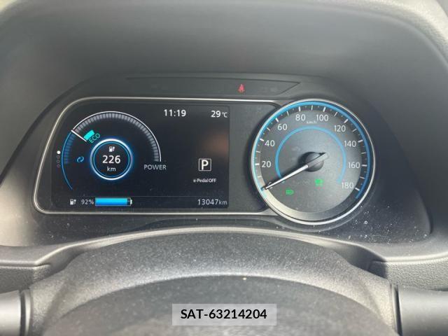Nissan LEAF 2022-07 8336488-16