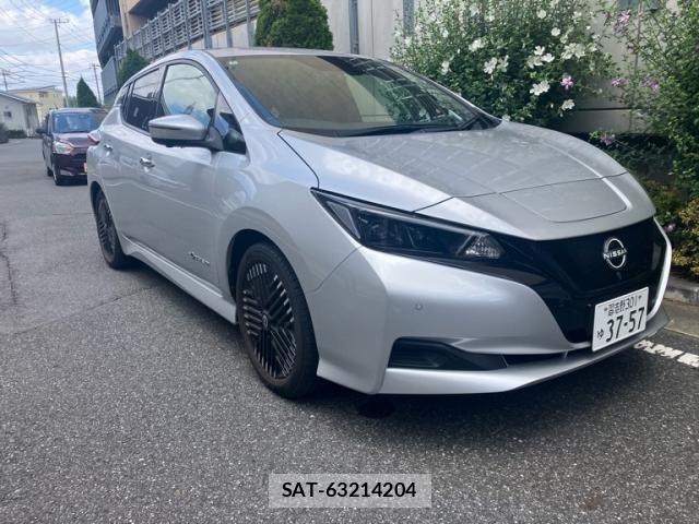 Nissan LEAF 2022-07 8336488-1