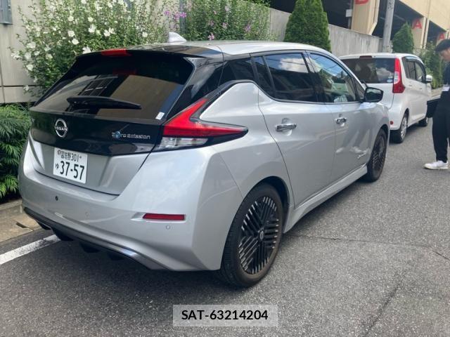 Nissan LEAF 2022-07 8336488-3
