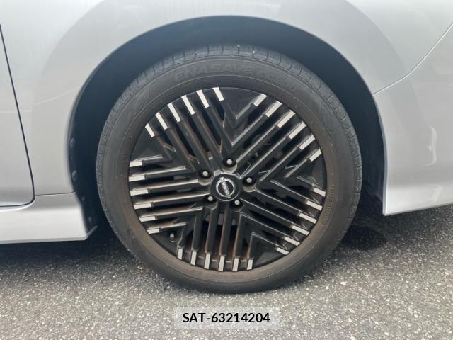 Nissan LEAF 2022-07 8336488-5