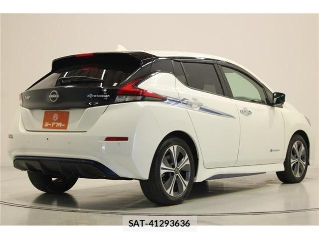 Nissan LEAF 2022-03 8336487-13