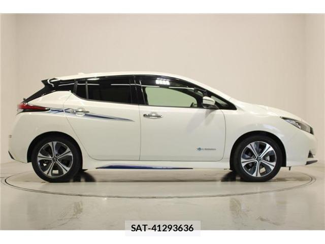 Nissan LEAF 2022-03 8336487-14