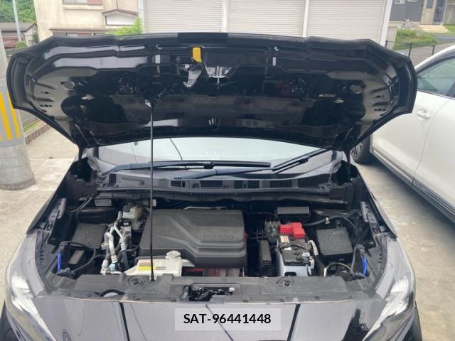 Nissan LEAF 2018-01 8336489-10