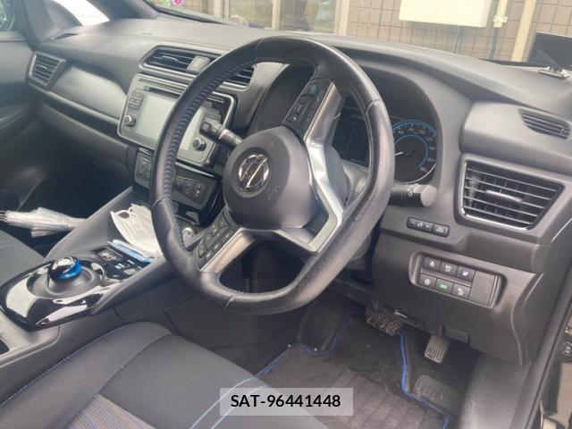Nissan LEAF 2018-01 8336489-12