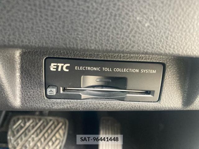 Nissan LEAF 2018-01 8336489-15