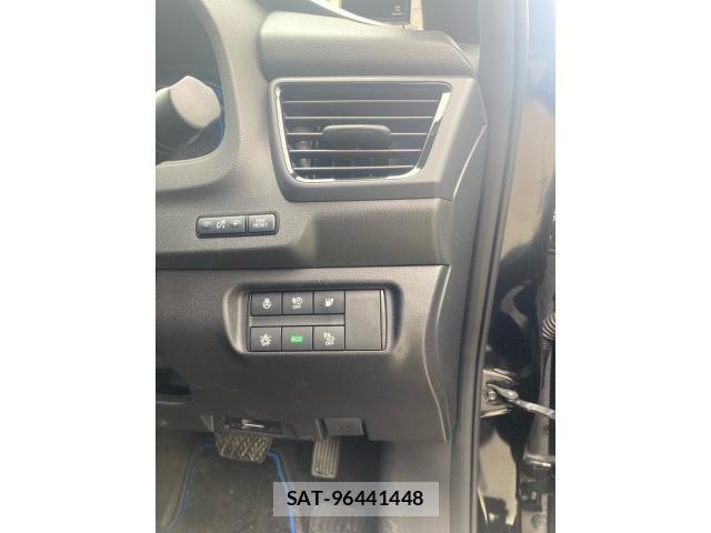 Nissan LEAF 2018-01 8336489-16