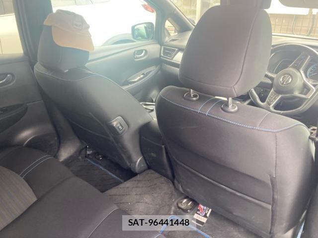 Nissan LEAF 2018-01 8336489-18