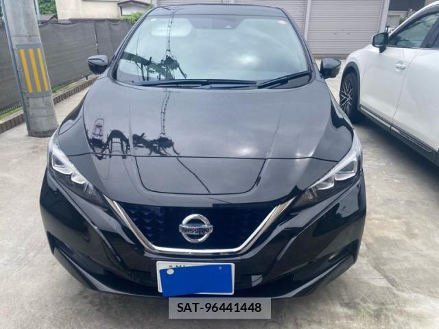 Nissan LEAF 2018-01 8336489-1