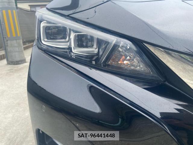 Nissan LEAF 2018-01 8336489-4