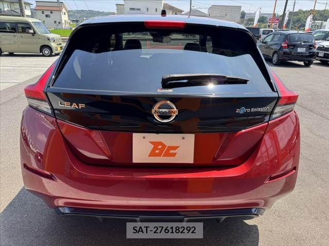 Nissan LEAF 2018-03 8334853-13