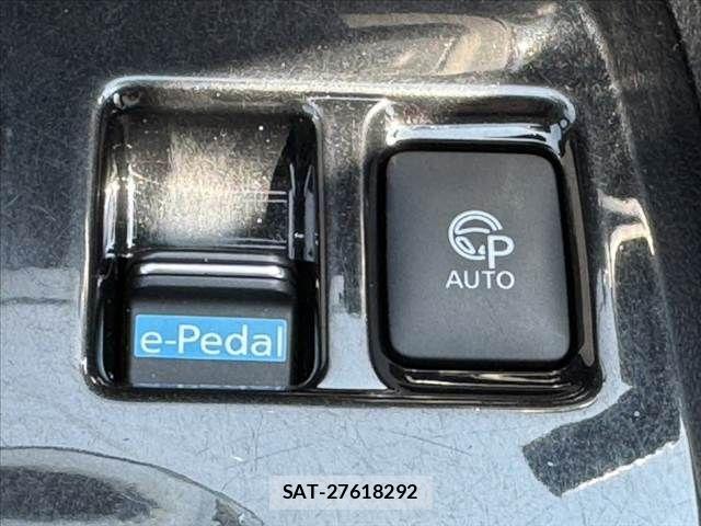 Nissan LEAF 2018-03 8334853-24