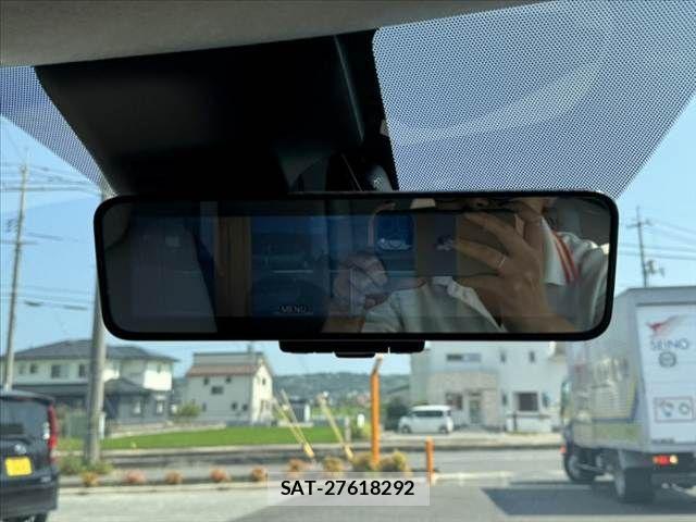 Nissan LEAF 2018-03 8334853-27