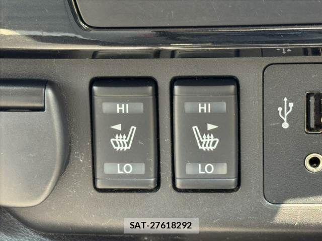 Nissan LEAF 2018-03 8334853-3