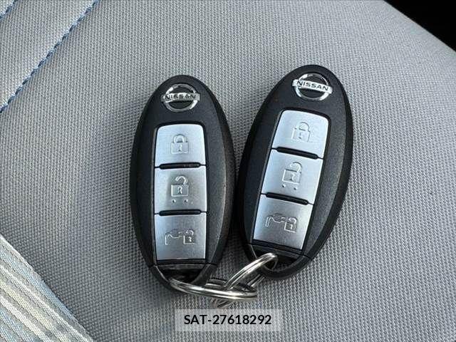 Nissan LEAF 2018-03 8334853-6