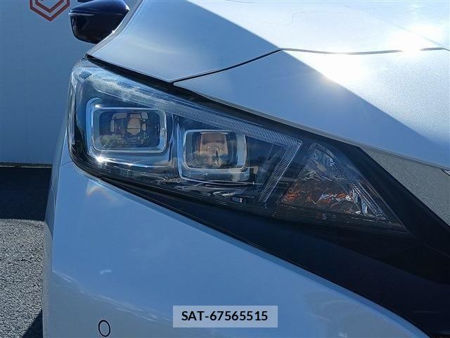 Nissan LEAF 2018-02 8354810-11