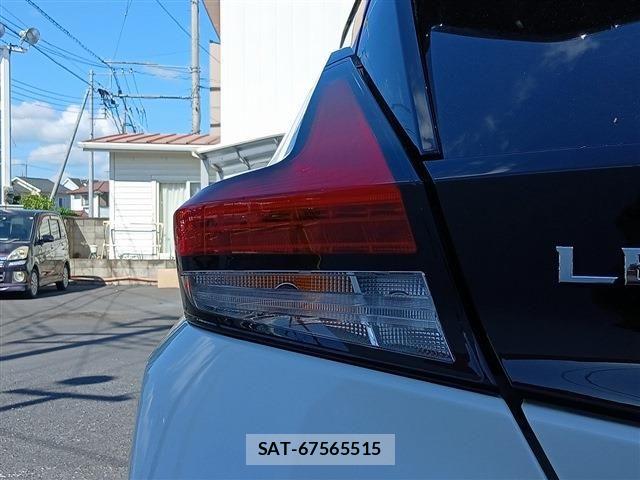 Nissan LEAF 2018-02 8354810-27