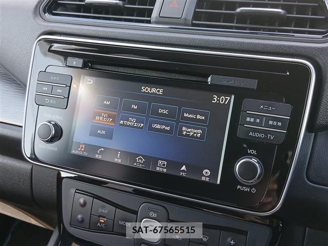 Nissan LEAF 2018-02 8354810-5