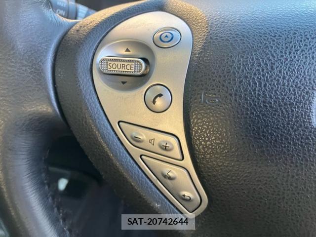 Nissan LEAF 2015-06 8366643-14