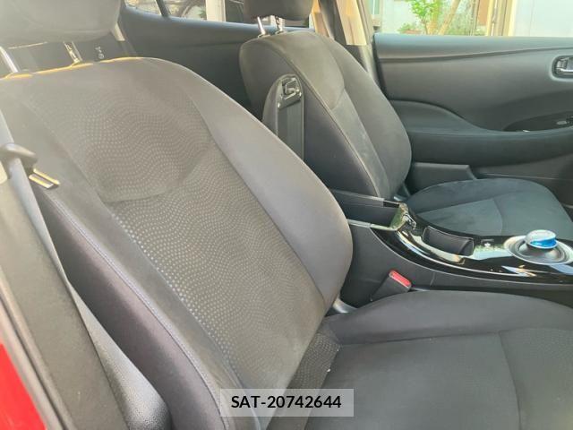 Nissan LEAF 2015-06 8366643-17