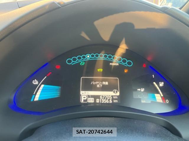 Nissan LEAF 2015-06 8366643-18