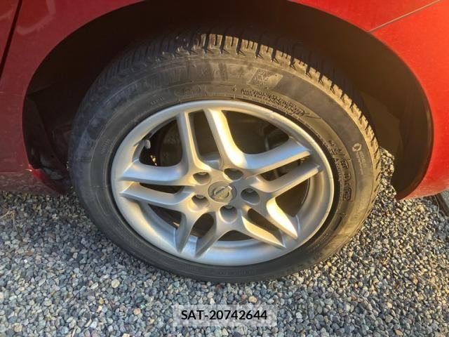 Nissan LEAF 2015-06 8366643-4
