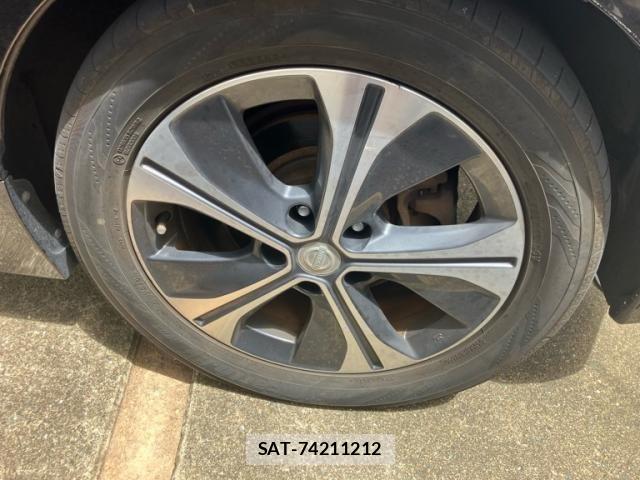 Nissan LEAF 2017-12 8366641-9