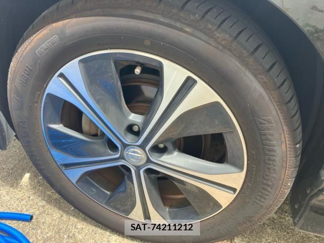 Nissan LEAF 2017-12 8366641-10