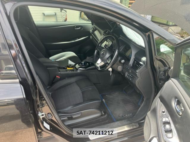 Nissan LEAF 2017-12 8366641-11
