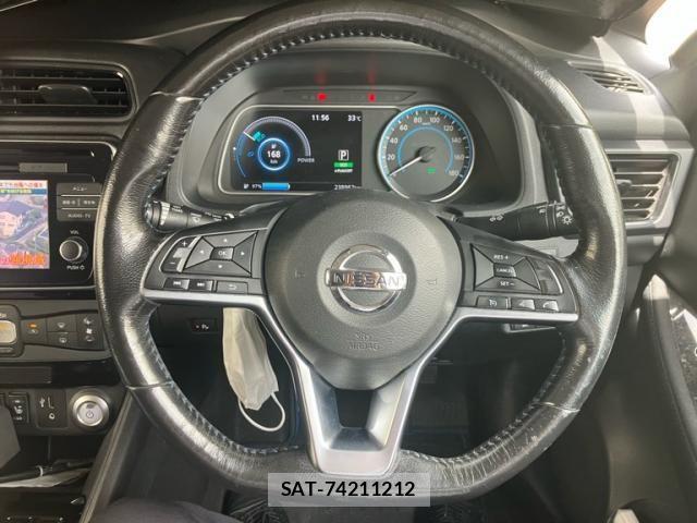 Nissan LEAF 2017-12 8366641-13