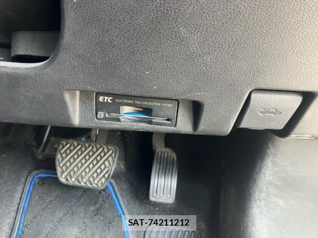 Nissan LEAF 2017-12 8366641-16
