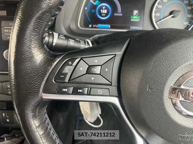 Nissan LEAF 2017-12 8366641-17