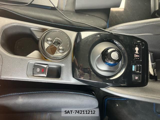 Nissan LEAF 2017-12 8366641-20
