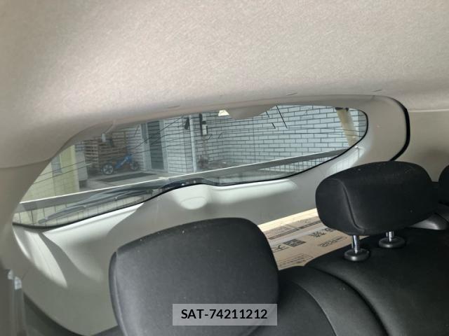 Nissan LEAF 2017-12 8366641-21